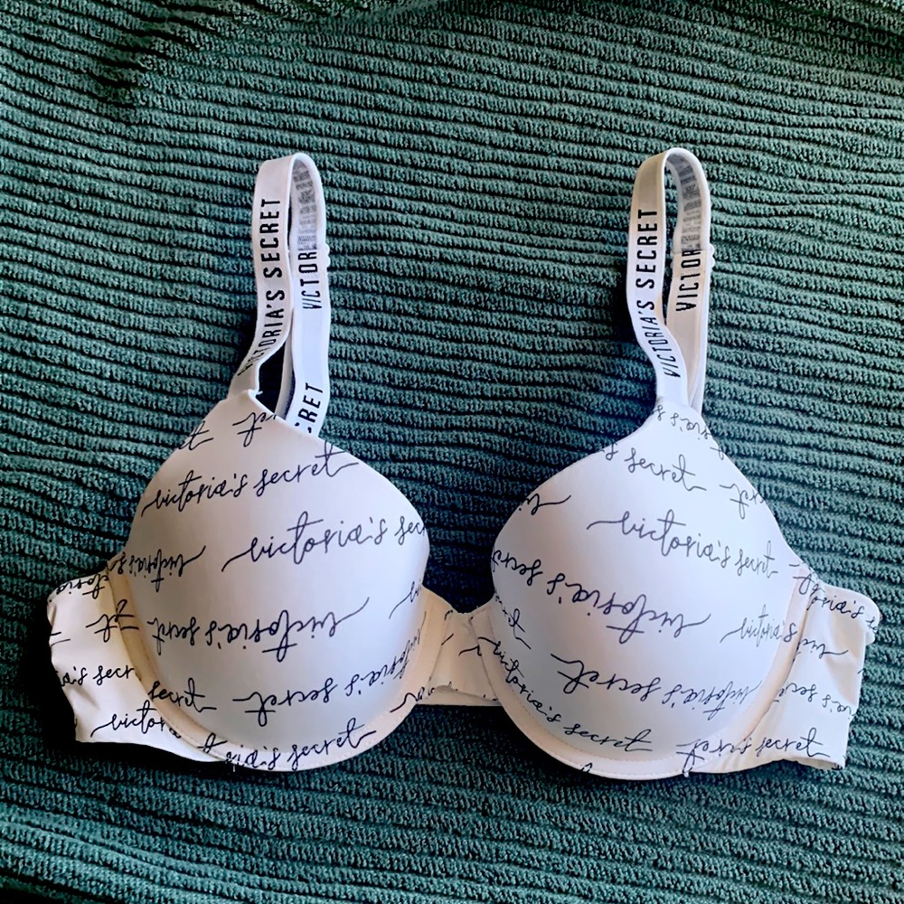 Victoria’s Secret Logo T-shirt Demi bra 32C ~ EUC